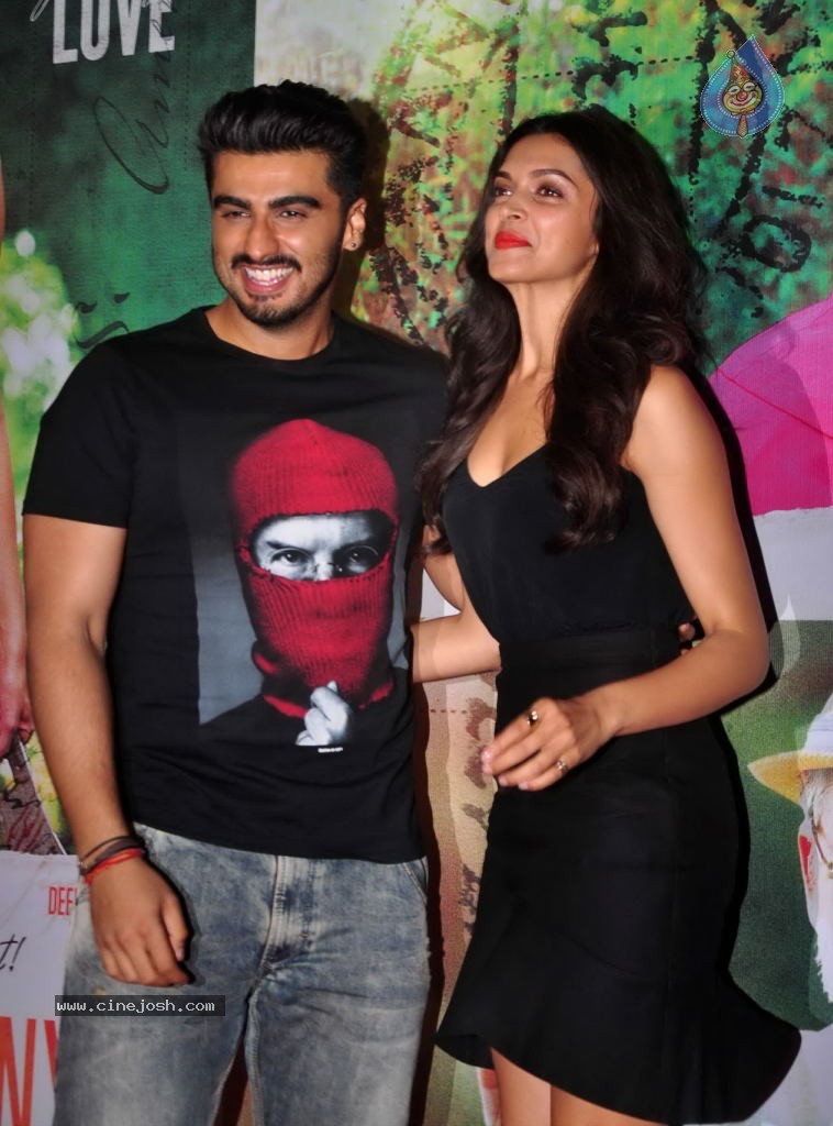 Celebs at Finding Fanny Special Show - 35 / 54 photos