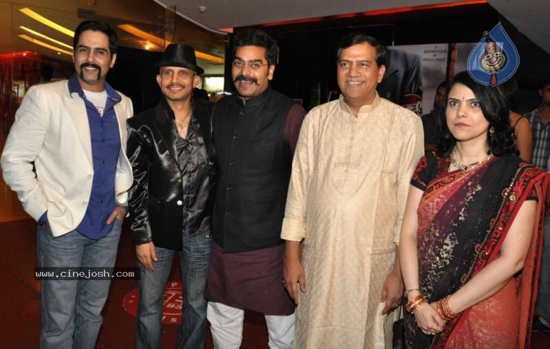 Celebs at Gandhi to Hitler Movie Premiere Show - 30 / 32 photos