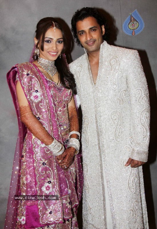 Celebs at Ganesh Hegde's Wedding Reception  - 26 / 30 photos