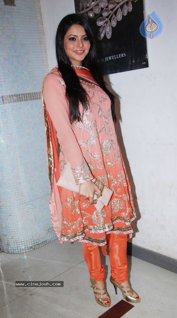 Celebs at Gaurav Sheth Party - 27 / 31 photos