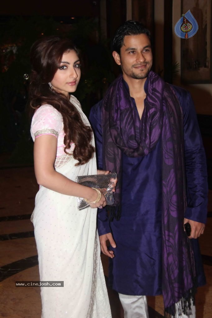 Genelia n Ritesh Sangeet Ceremony Photos - 94 / 174 photos