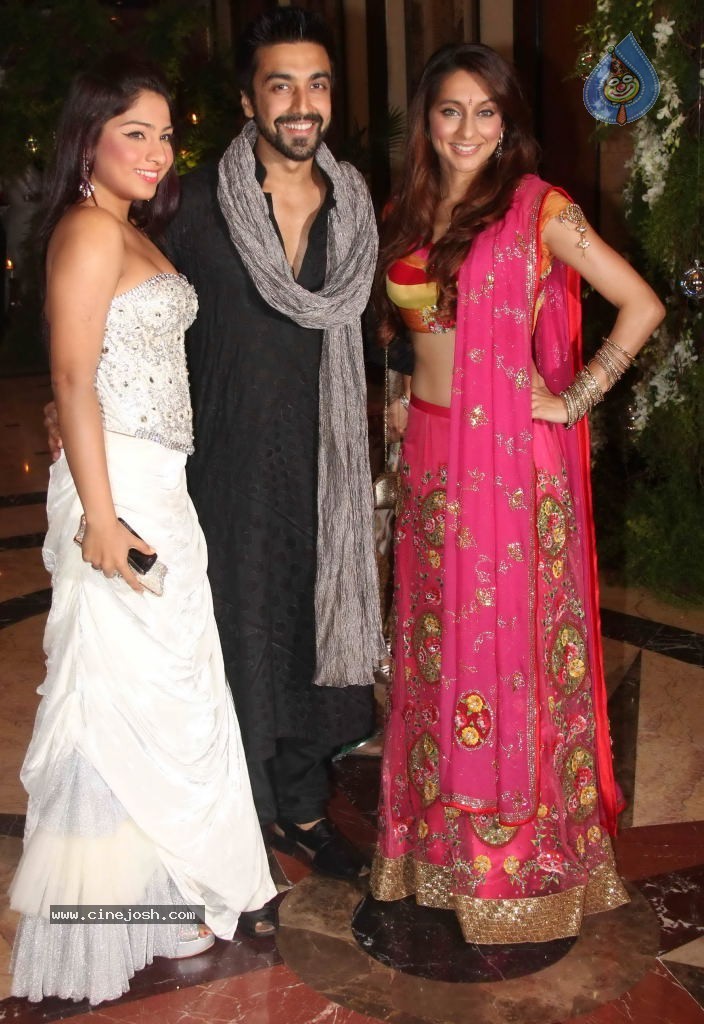 Genelia n Ritesh Sangeet Ceremony Photos - 102 / 174 photos
