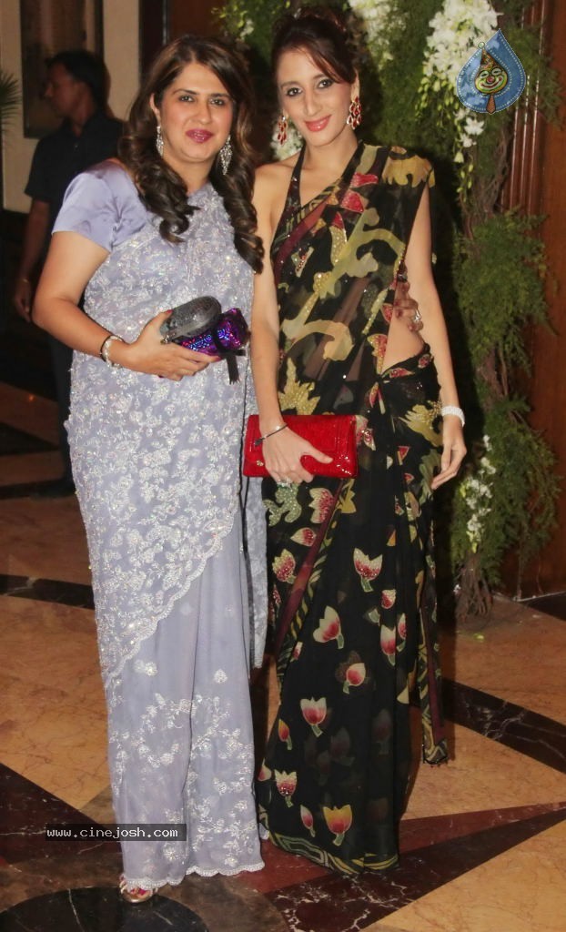 Genelia n Ritesh Sangeet Ceremony Photos - 135 / 174 photos