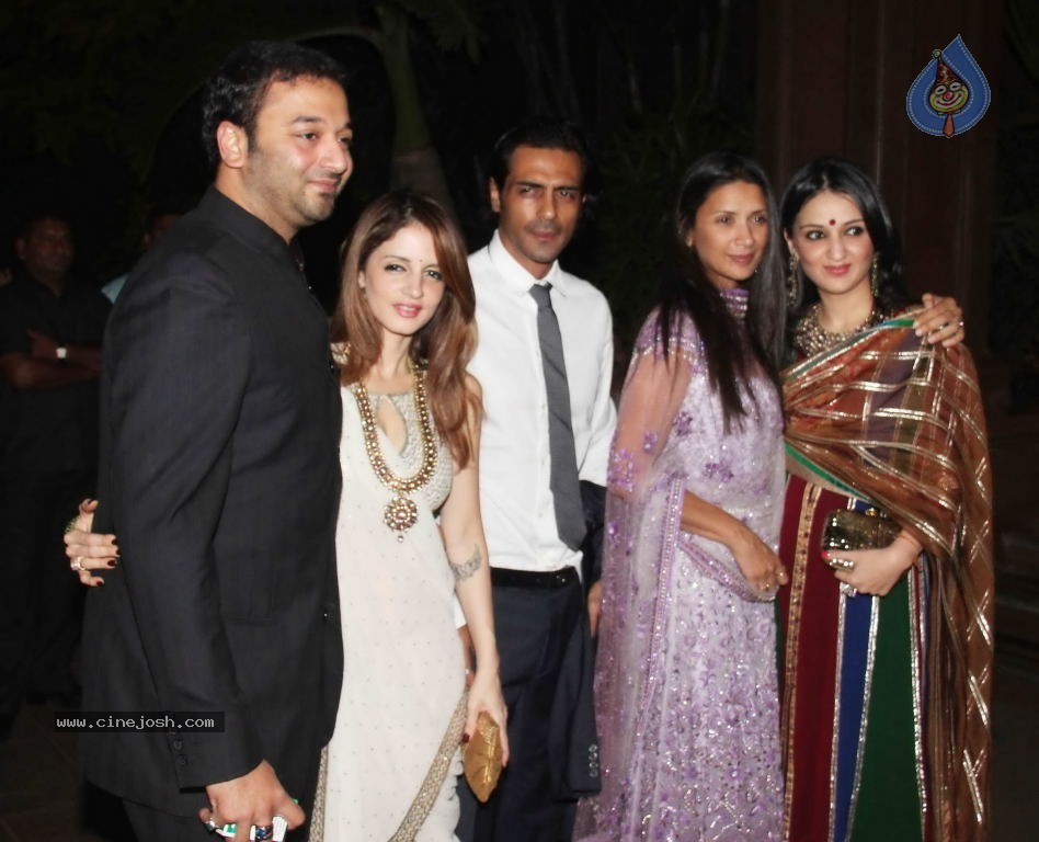 Genelia n Ritesh Sangeet Ceremony Photos - 149 / 174 photos