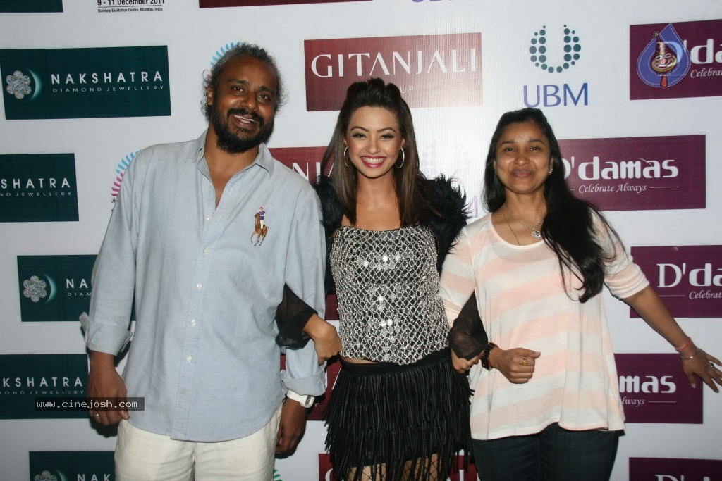 Hot Celebs at Gitanjali Bejeweled Fashion Show - 103 / 127 photos