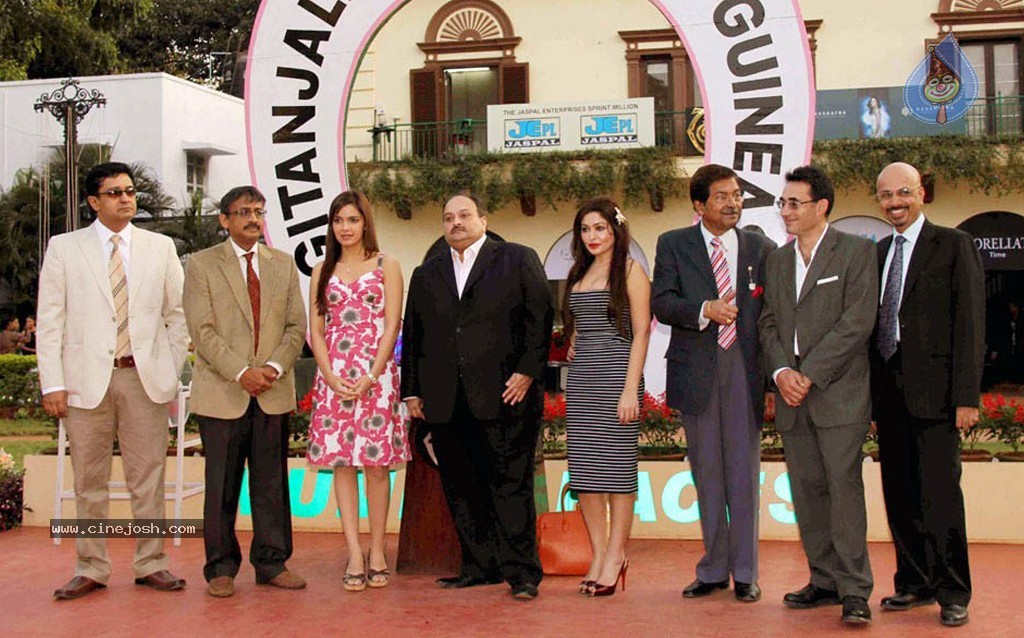 Celebs at Gitanjali Indian 1000 Guineas Race - 6 / 39 photos