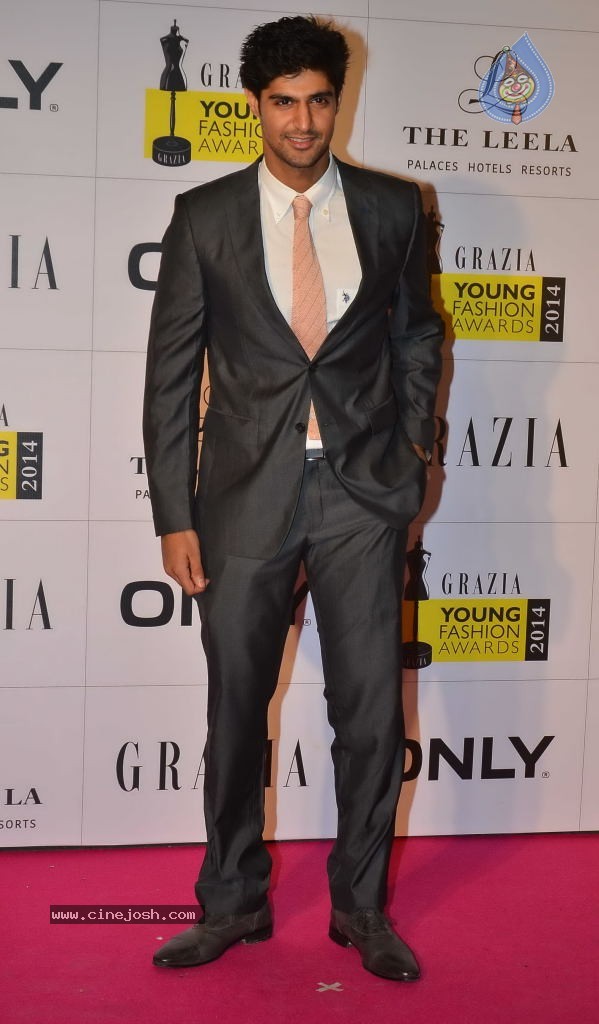 Celebs at Grazia Young Fashion Awards 2014 - 17 / 182 photos