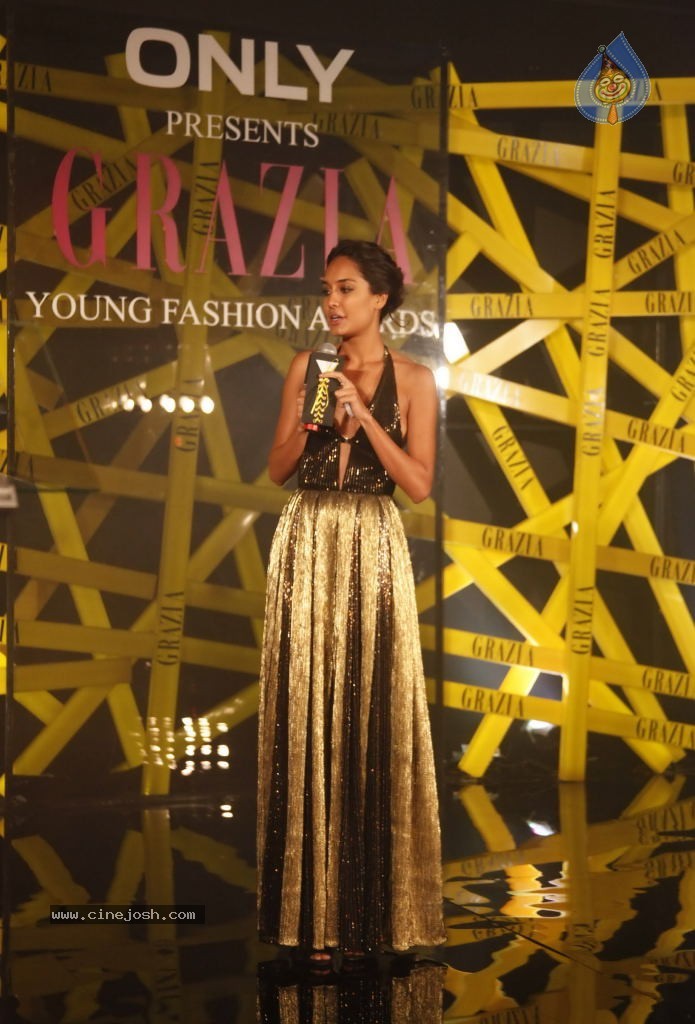 Celebs at Grazia Young Fashion Awards 2014 - 19 / 182 photos