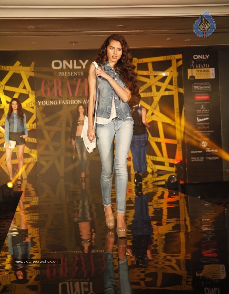 Celebs at Grazia Young Fashion Awards 2014 - 80 / 182 photos