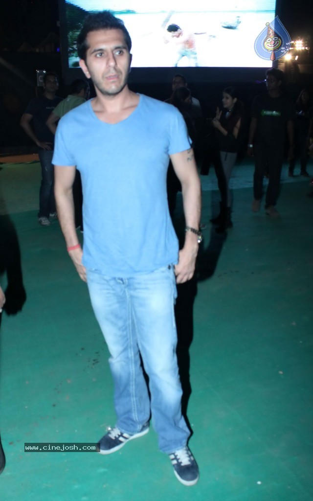 Celebs at Guns n Roses Concert - 34 / 34 photos
