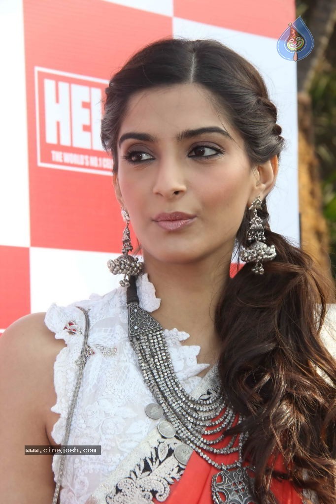 Celebs at Hello Magazine Racing Event - 1 / 122 photos