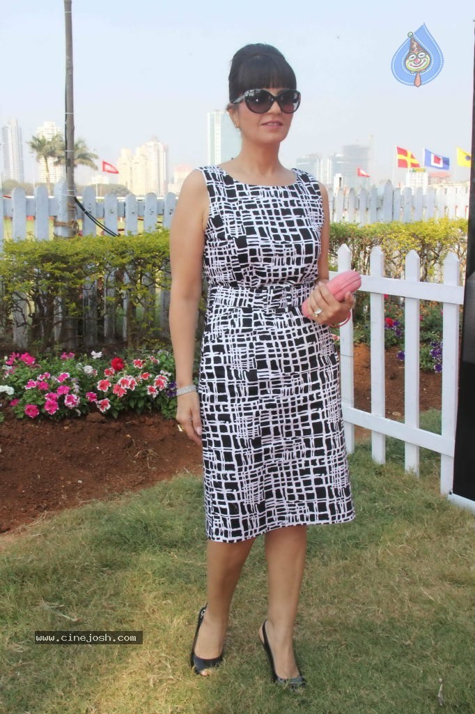 Celebs at Hello Magazine Racing Event - 18 / 122 photos