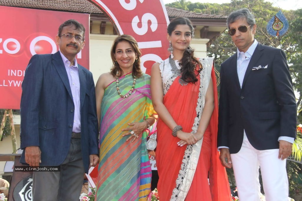 Celebs at Hello Magazine Racing Event - 26 / 122 photos