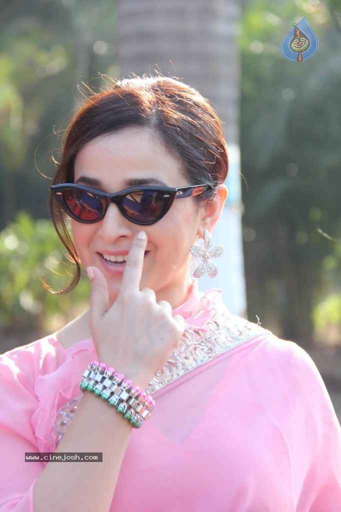 Celebs at Hello Magazine Racing Event - 57 / 122 photos