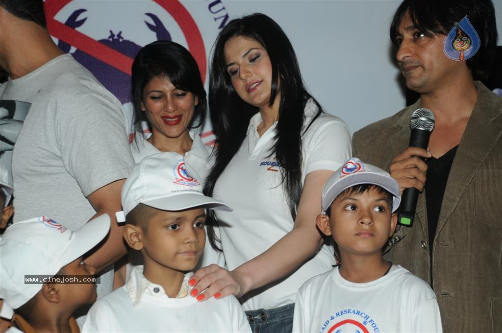Housefull 2 Movie Special Show - 16 / 44 photos