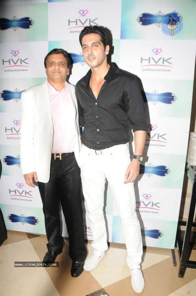 Celebs at HVK Jewels Fashion Show - 13 / 56 photos