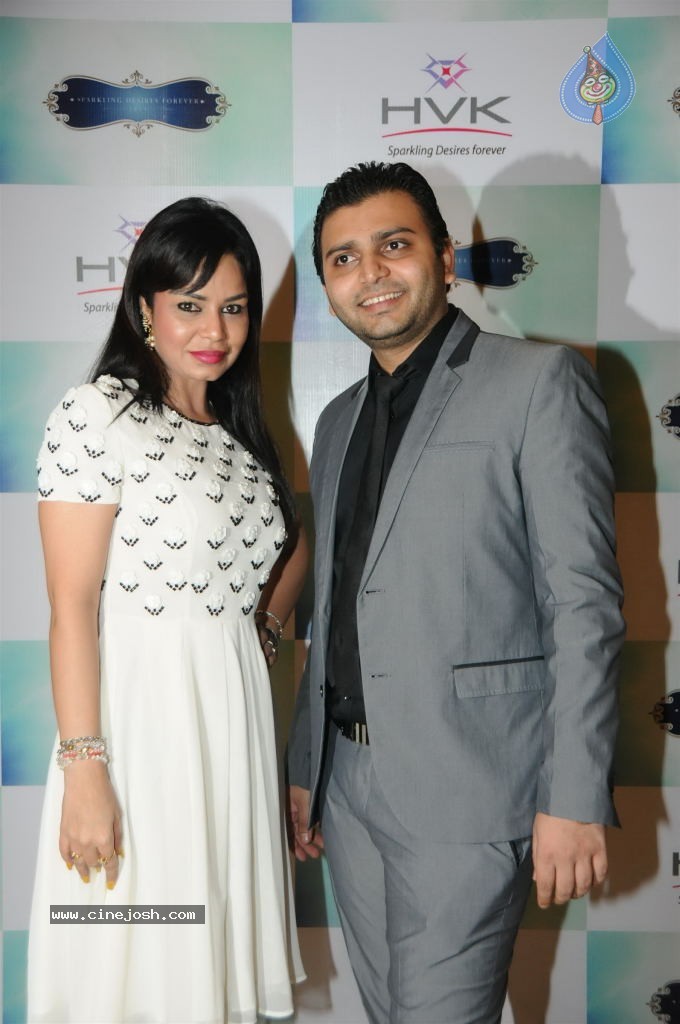 Celebs at HVK Jewels Fashion Show - 17 / 56 photos