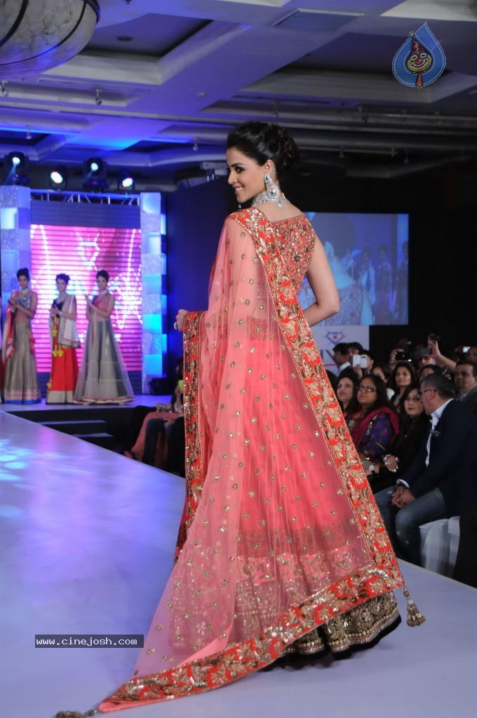 Celebs at HVK Jewels Fashion Show - 30 / 56 photos