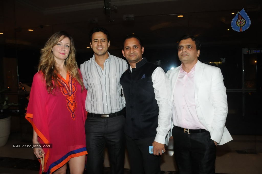 Celebs at HVK Jewels Fashion Show - 31 / 56 photos