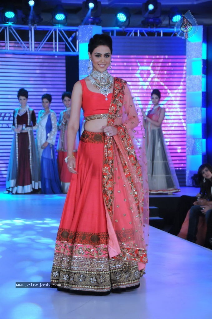 Celebs at HVK Jewels Fashion Show - 33 / 56 photos