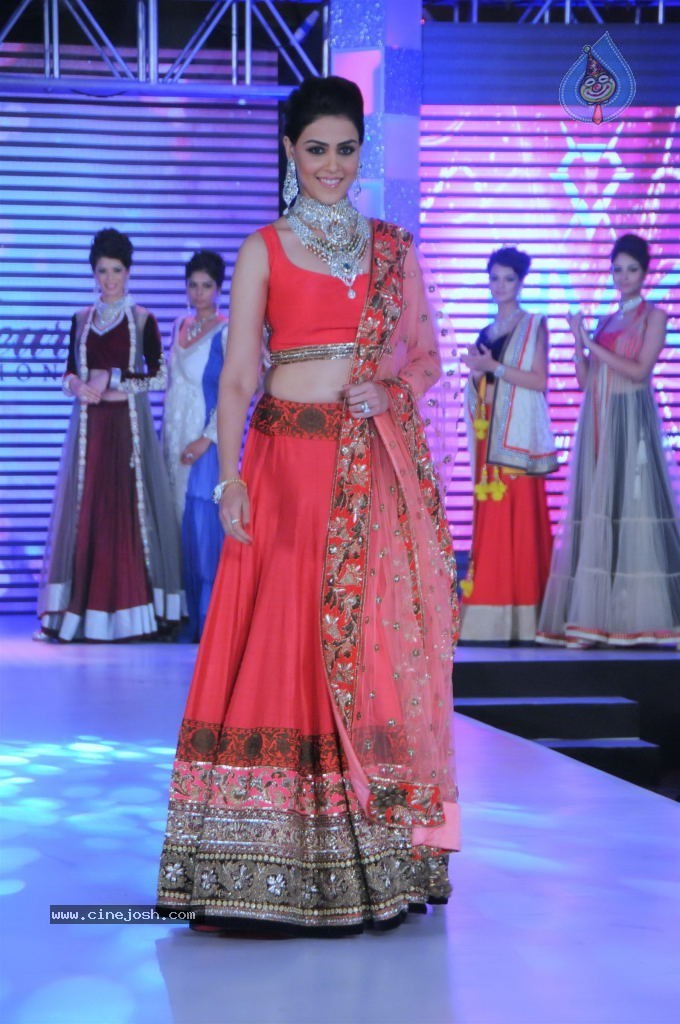 Celebs at HVK Jewels Fashion Show - 47 / 56 photos