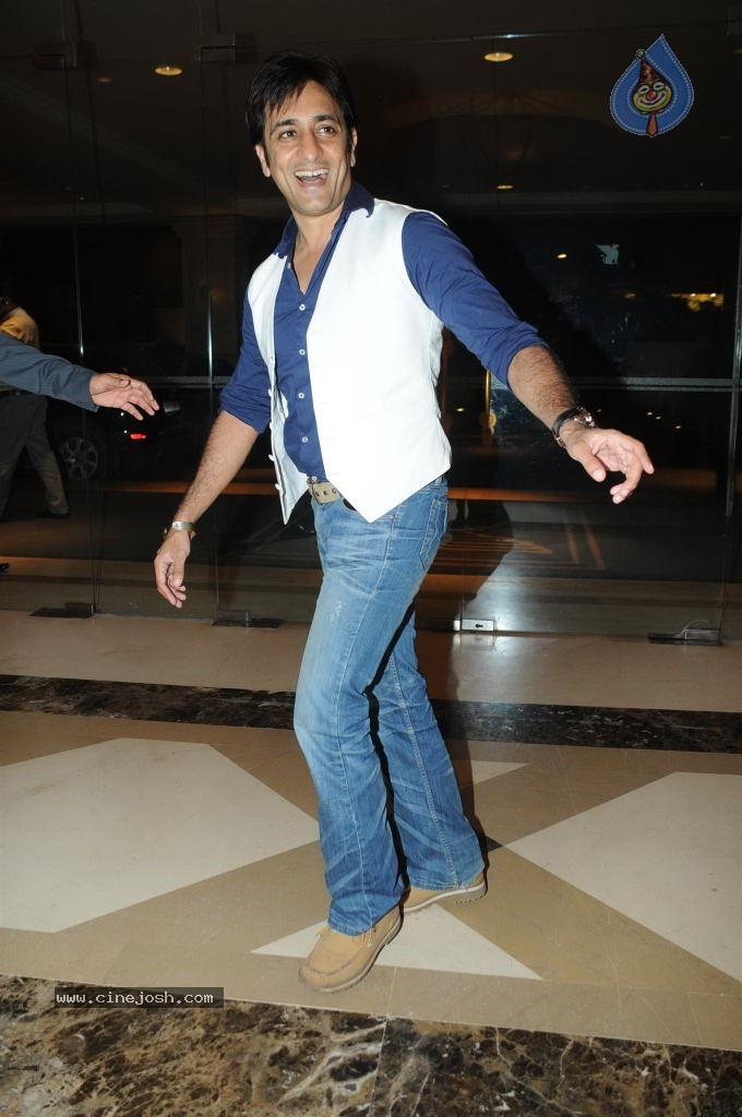 Celebs at HVK Jewels Fashion Show - 5 / 35 photos