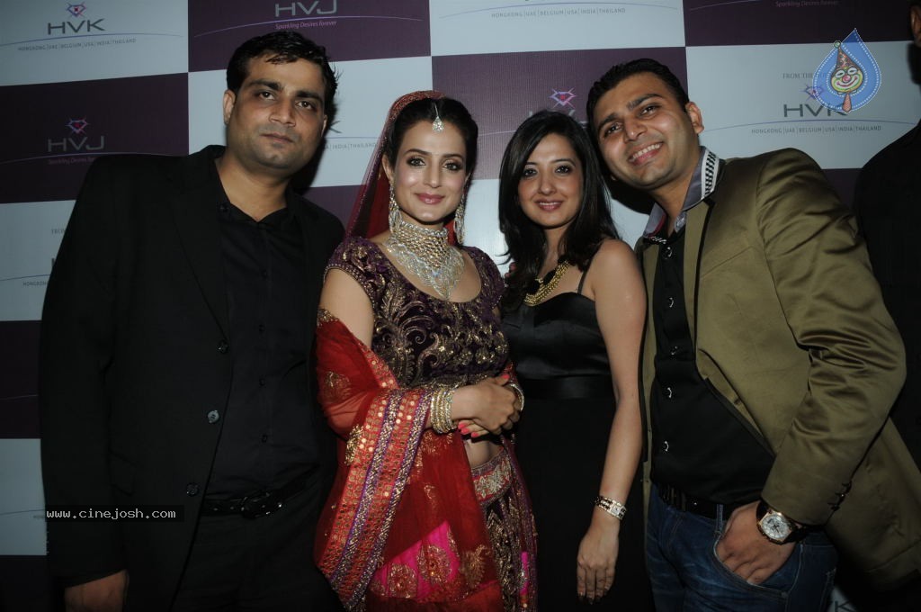 Celebs at HVK Jewels Fashion Show - 12 / 35 photos