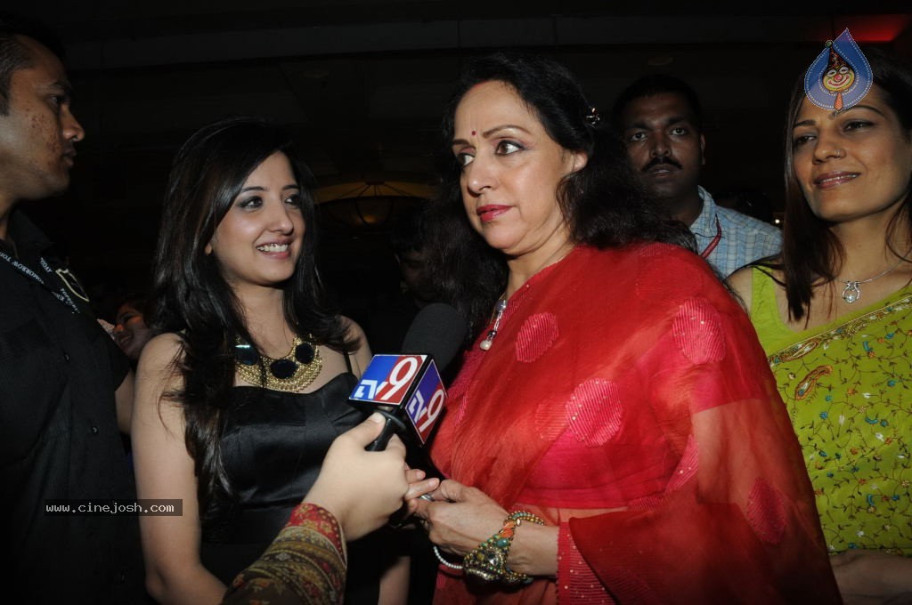 Celebs at HVK Jewels Fashion Show - 18 / 35 photos