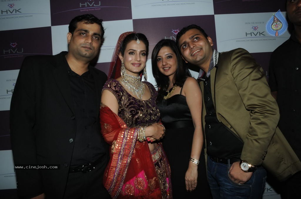 Celebs at HVK Jewels Fashion Show - 26 / 35 photos