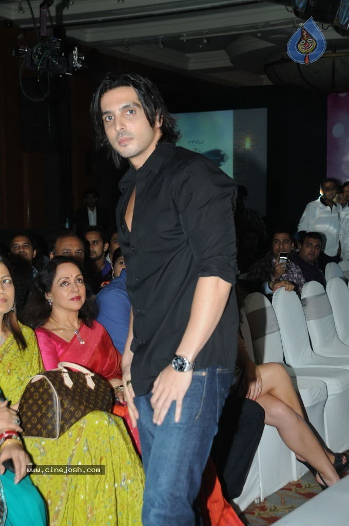Celebs at HVK Jewels Fashion Show - 28 / 35 photos