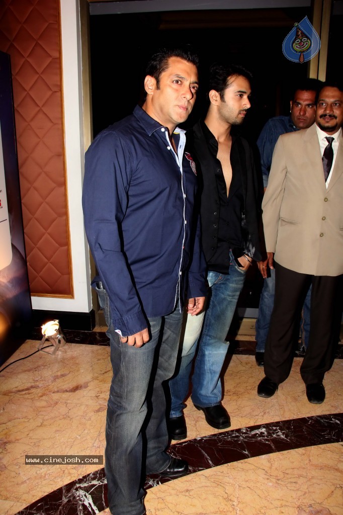 Celebs at IBN 7 Super Idols Awards - 34 / 52 photos