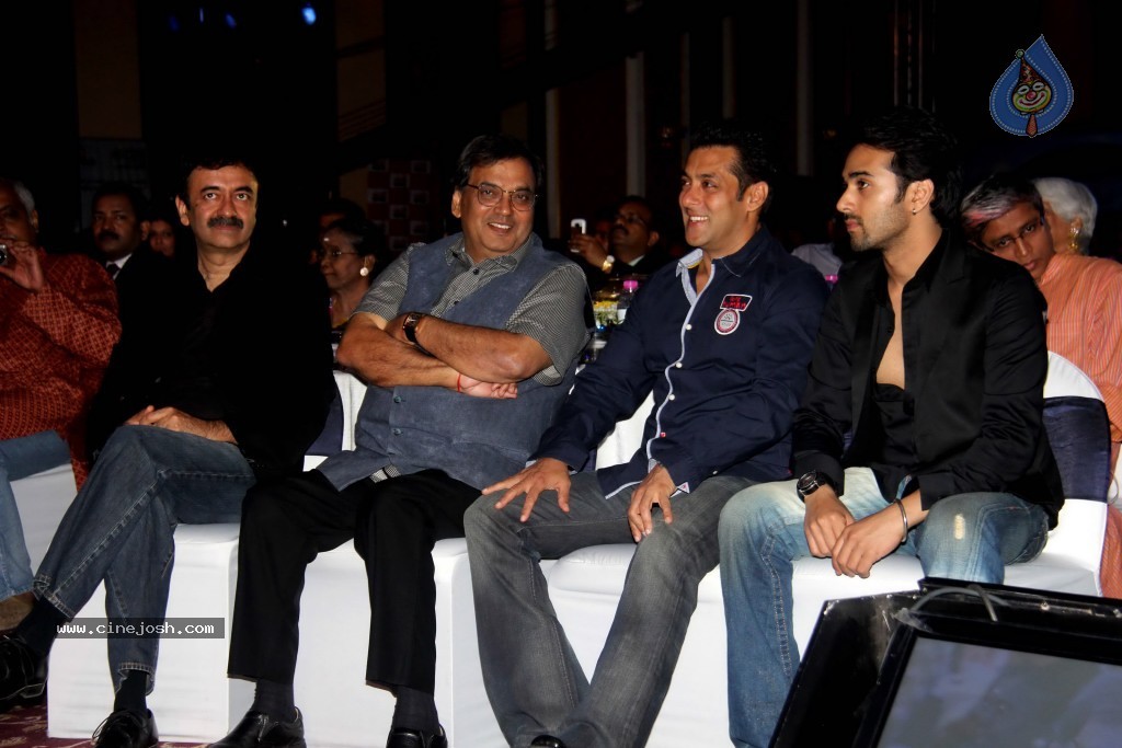 Celebs at IBN 7 Super Idols Awards - 51 / 52 photos