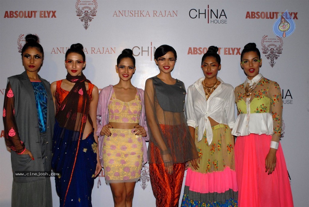Celebs at In an Artists Mind V Fashion Show - 42 / 84 photos