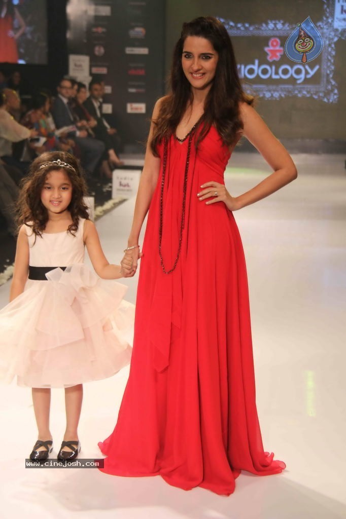 Celebs at India Kids Fashion Week - 18 / 111 photos