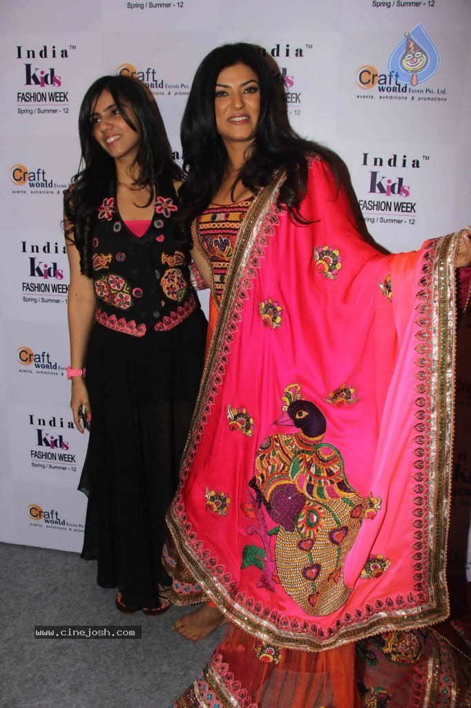 Celebs at India Kids Fashion Week - 71 / 111 photos