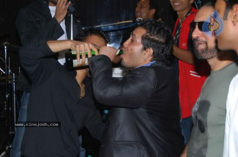 Celebs at Indian Idol Fame Rahul Vaidya Birthday Party - 19 / 40 photos