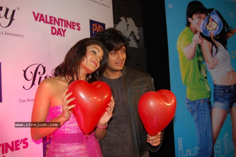 Celebs at Jaane Kahan Se Aaye Hai and Valentine's Day Premiere - 17 / 59 photos