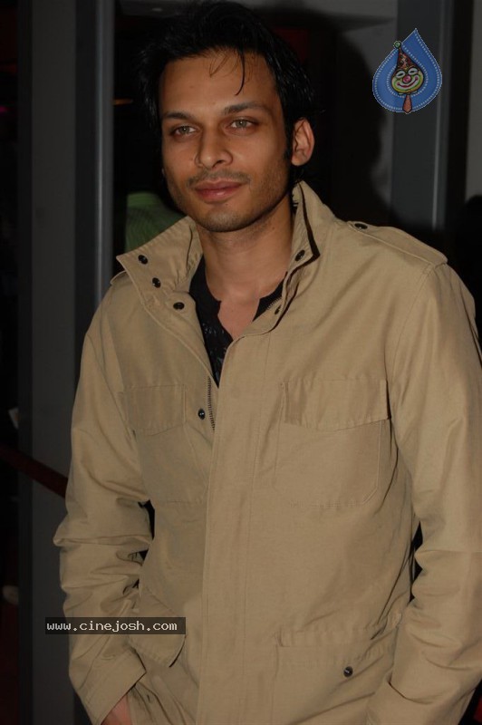Celebs at Jaane Kahan Se Aaye Hai and Valentine's Day Premiere - 35 / 59 photos
