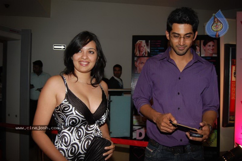 Celebs at Jaane Kahan Se Aaye Hai and Valentine's Day Premiere - 51 / 59 photos