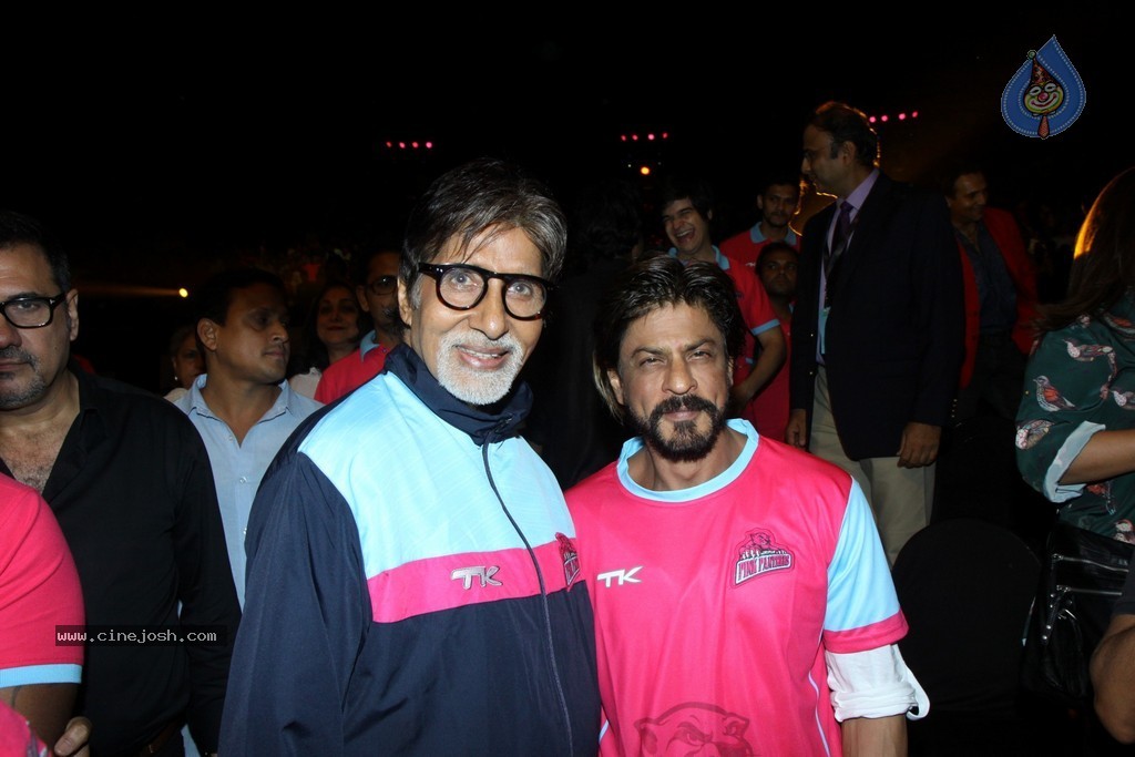 Celebs at Jaipur Pink Panthers Pro Kabaddi League Match - 10 / 85 photos