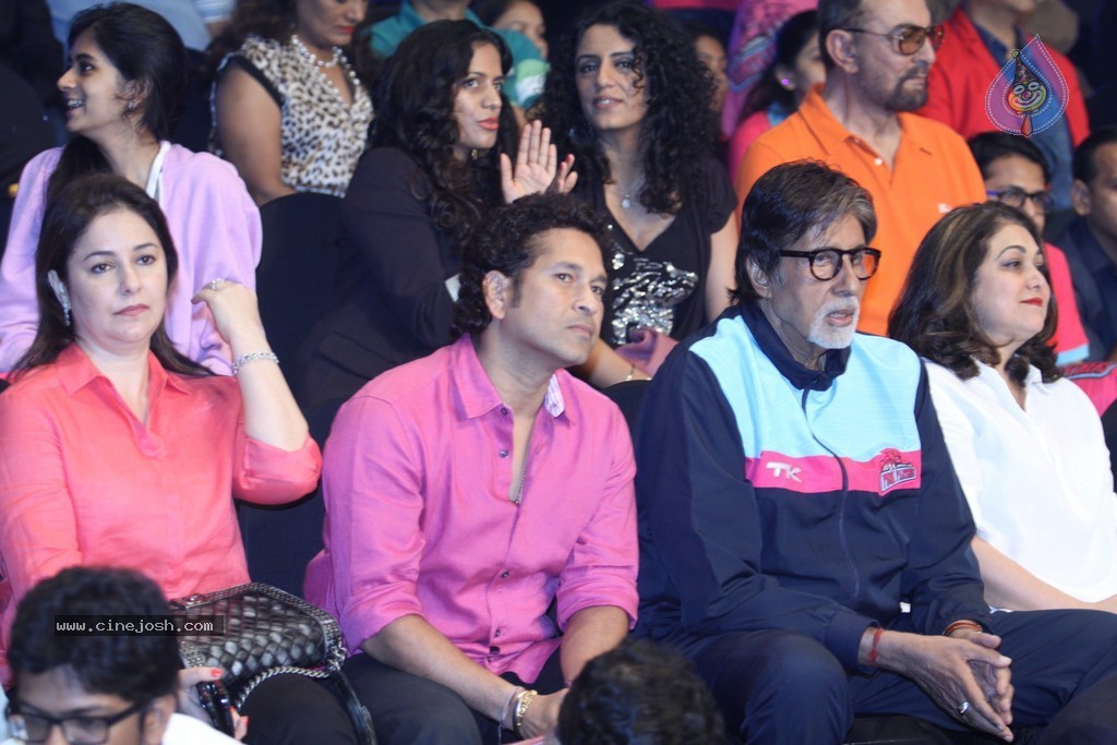 Celebs at Jaipur Pink Panthers Pro Kabaddi League Match - 51 / 85 photos