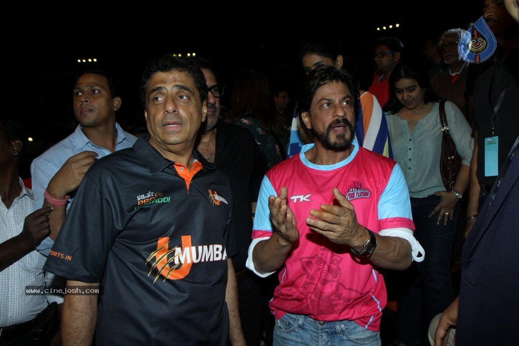 Celebs at Jaipur Pink Panthers Pro Kabaddi League Match - 54 / 85 photos