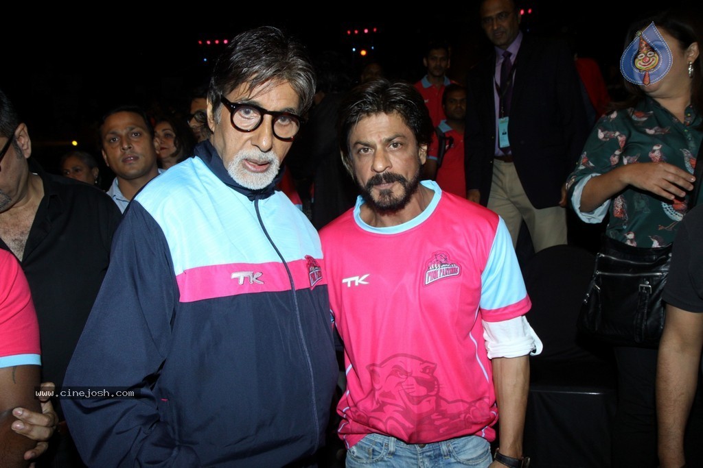 Celebs at Jaipur Pink Panthers Pro Kabaddi League Match - 72 / 85 photos