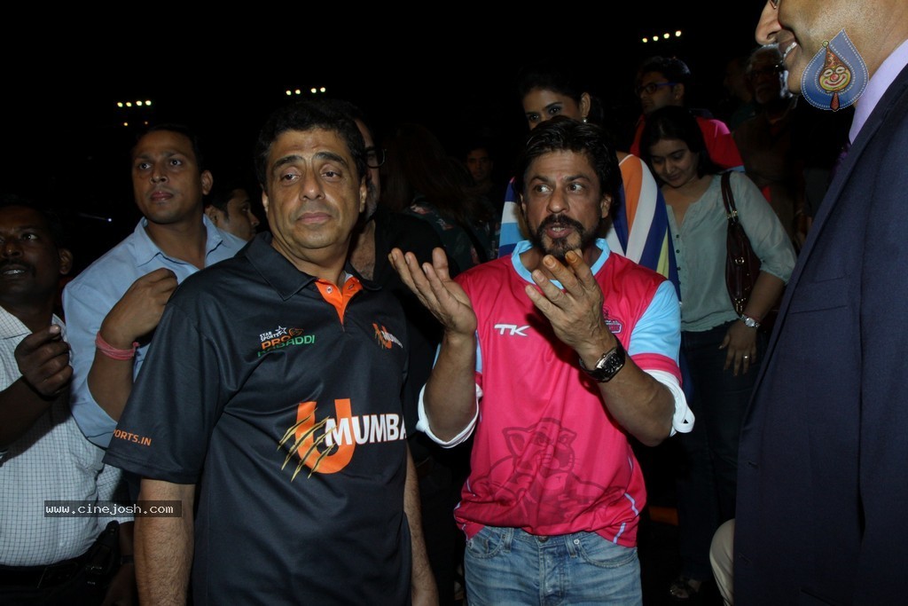 Celebs at Jaipur Pink Panthers Pro Kabaddi League Match - 78 / 85 photos