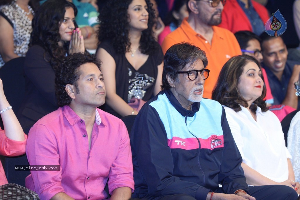 Celebs at Jaipur Pink Panthers Pro Kabaddi League Match - 81 / 85 photos