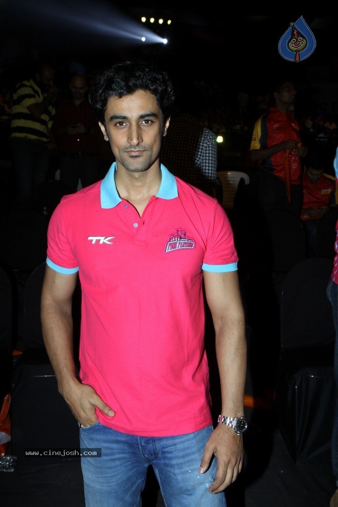 Celebs at Jaipur Pink Panthers Pro Kabaddi League Match - 83 / 85 photos