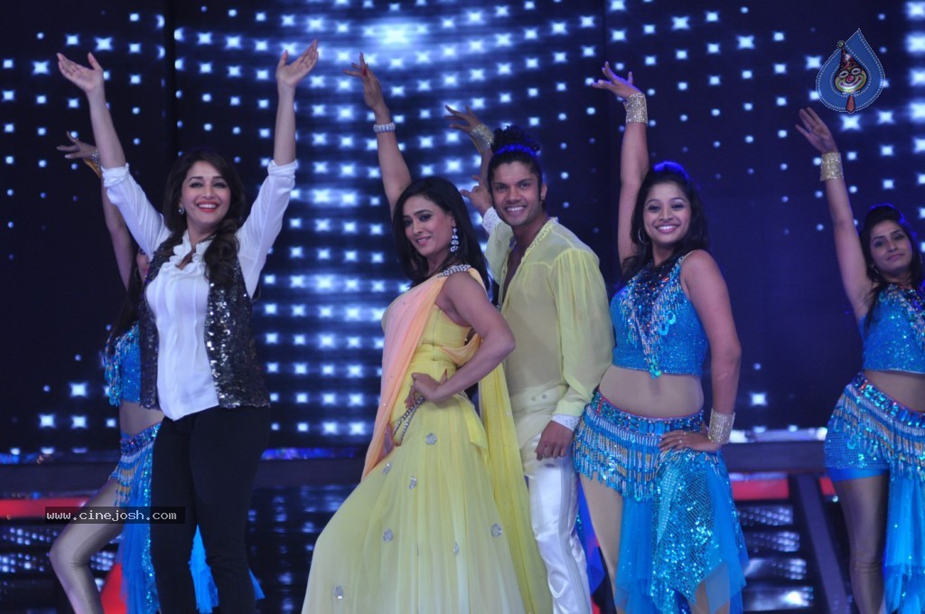 Celebs at Jhalak Dikhhla Jaa Season 6 Event - 68 / 75 photos