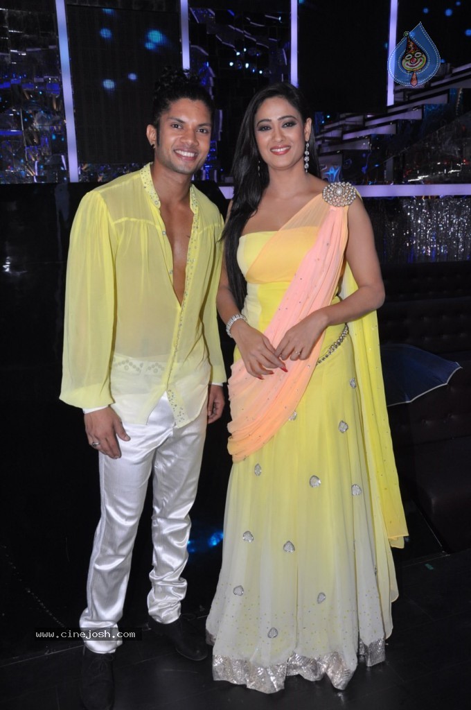 Celebs at Jhalak Dikhhla Jaa Season 6 Event - 69 / 75 photos