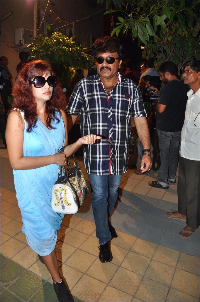 Celebs at Jiah Khan Condolence Meet - 28 / 80 photos