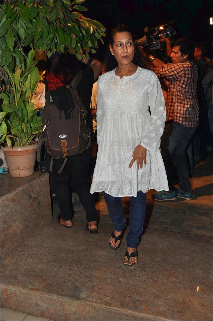 Celebs at Jiah Khan Condolence Meet - 30 / 80 photos